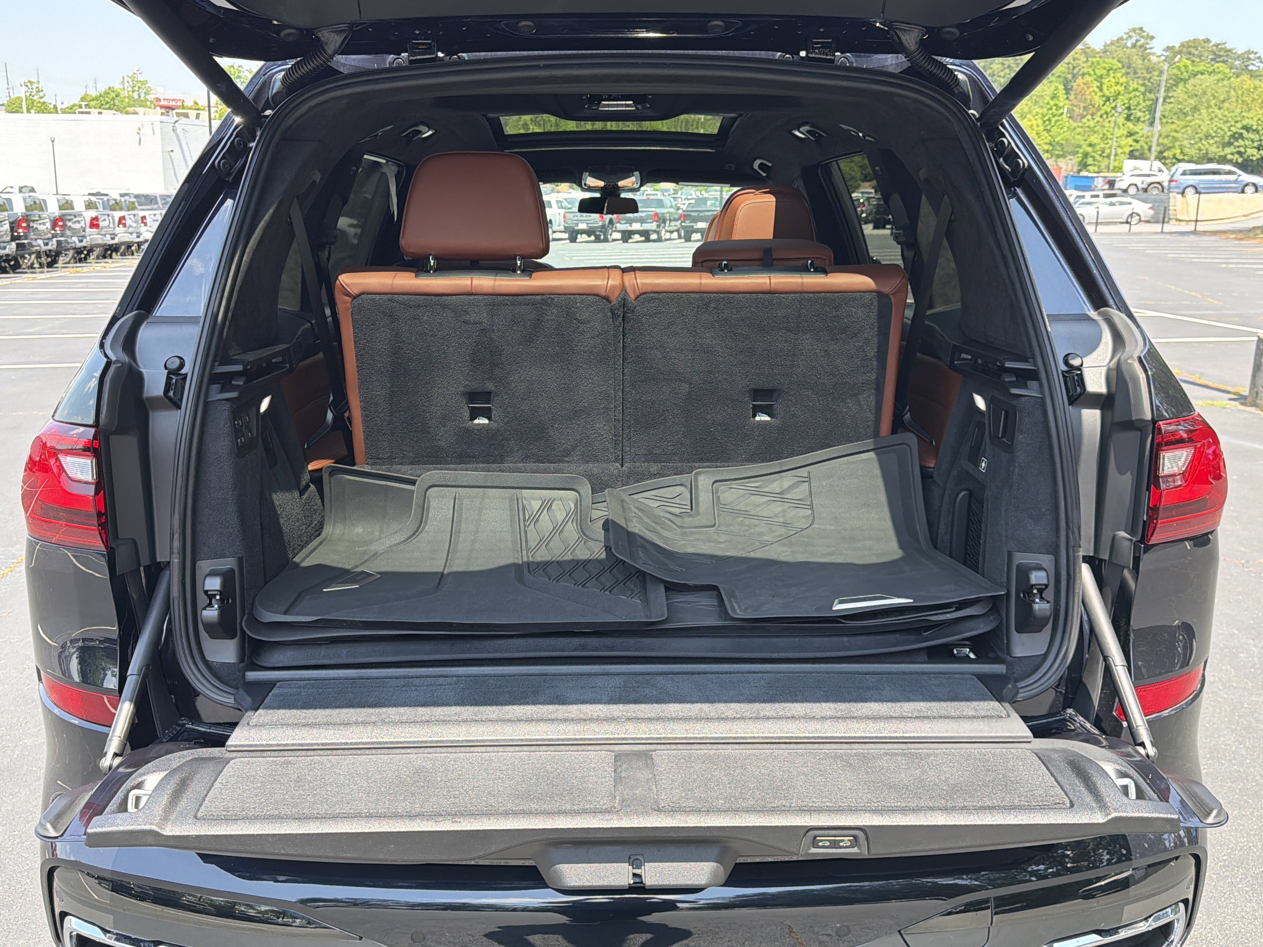 Used 2019 BMW X7 xDrive50i w/ M Sport Package AWD/4WD image 22