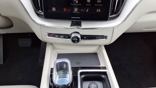 New 2026 Volvo XC60 B5 Ultra w/ Climate Package image 24