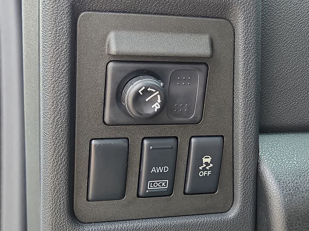 Used 2012 Nissan Rogue SV w/ Premium Pkg AWD/4WD image 24