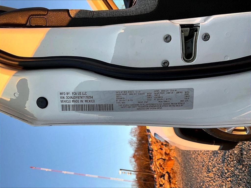 Used 2022 Jeep Compass Latitude image 27