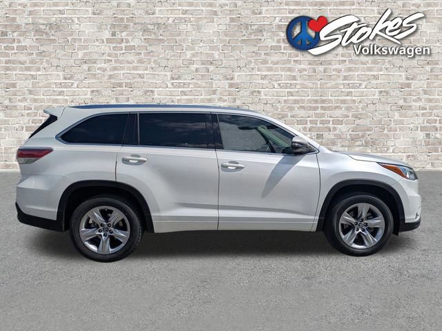 Used 2016 Toyota Highlander Limited w/ Driver Technology Package image 3