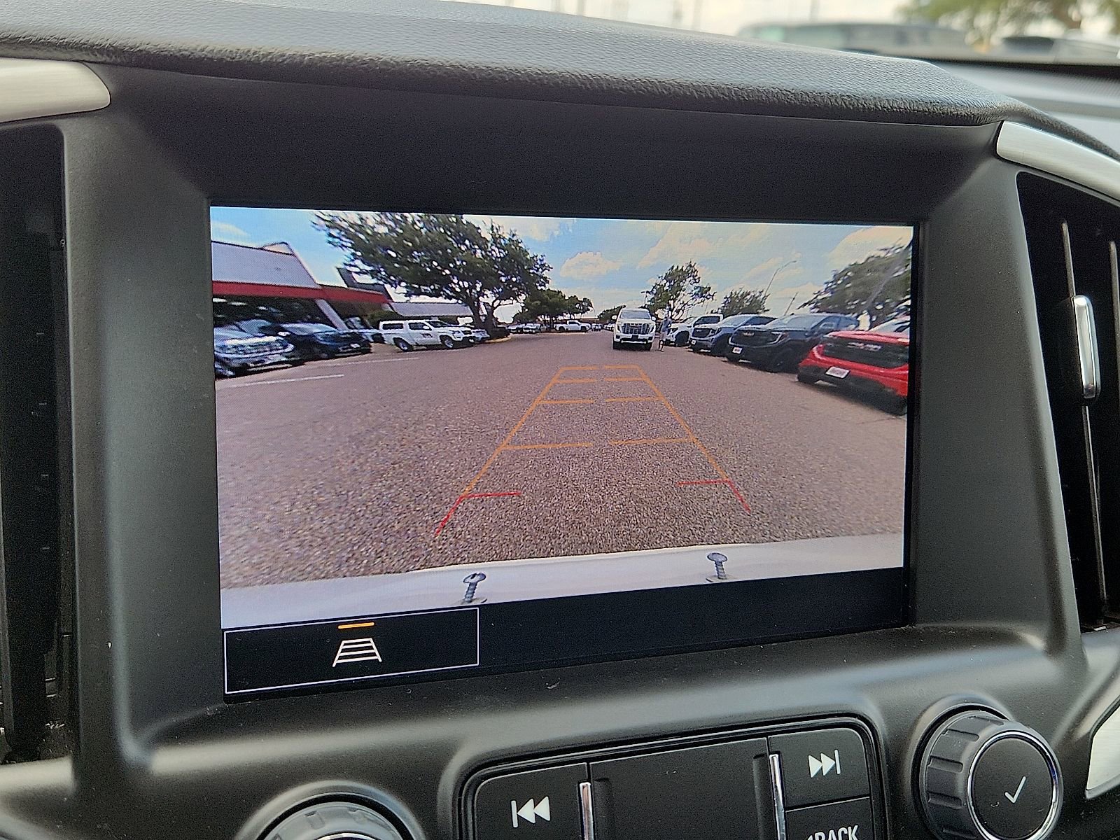 Used 2023 GMC Terrain SLT w/ Infotainment Package II FWD image 19