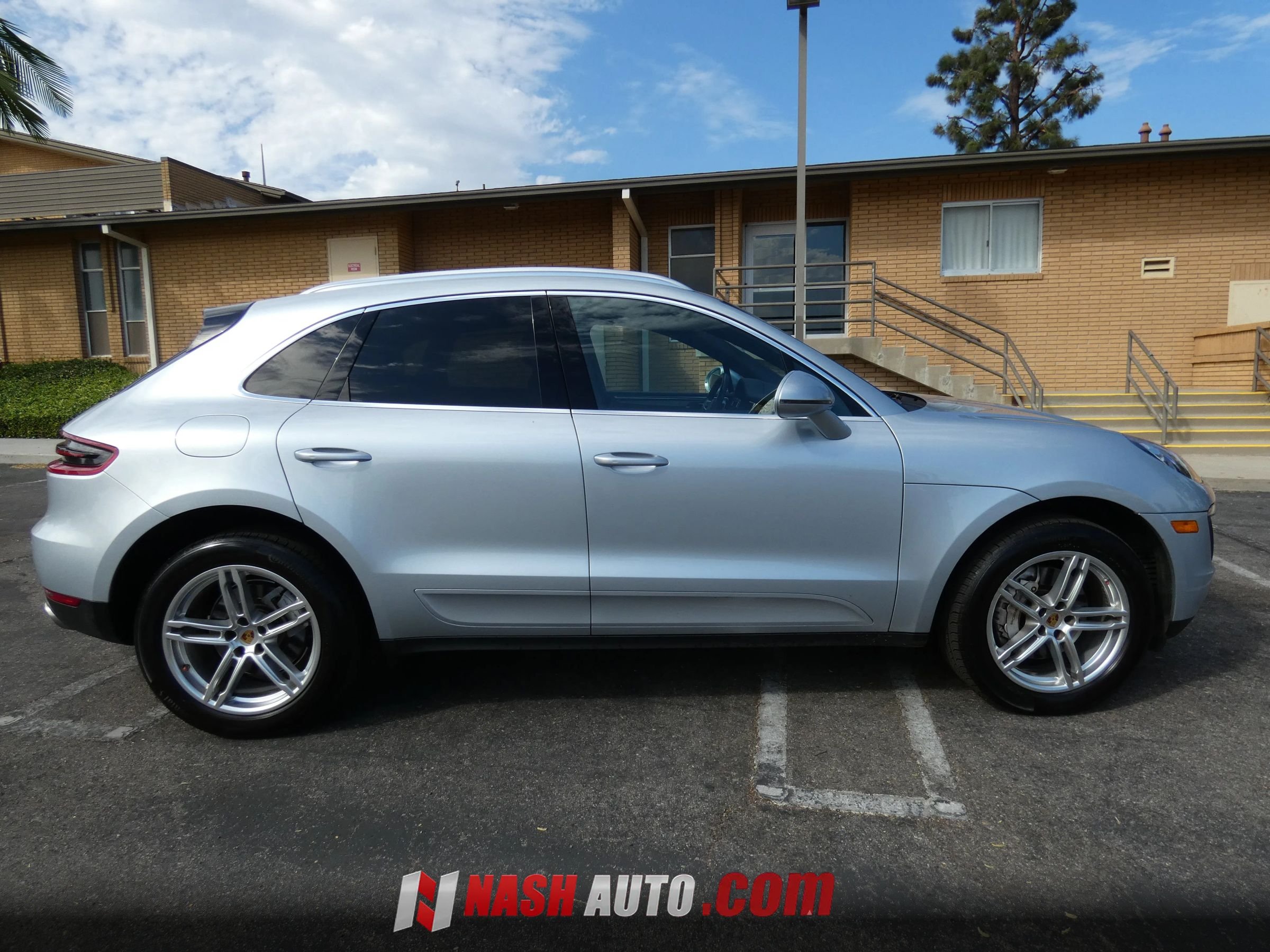 Used 2017 Porsche Macan S AWD/4WD image 6