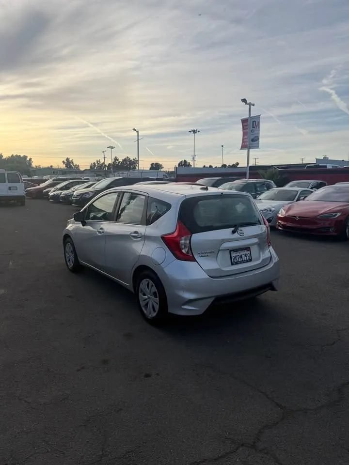 Used 2017 Nissan Versa Note SV FWD image 5