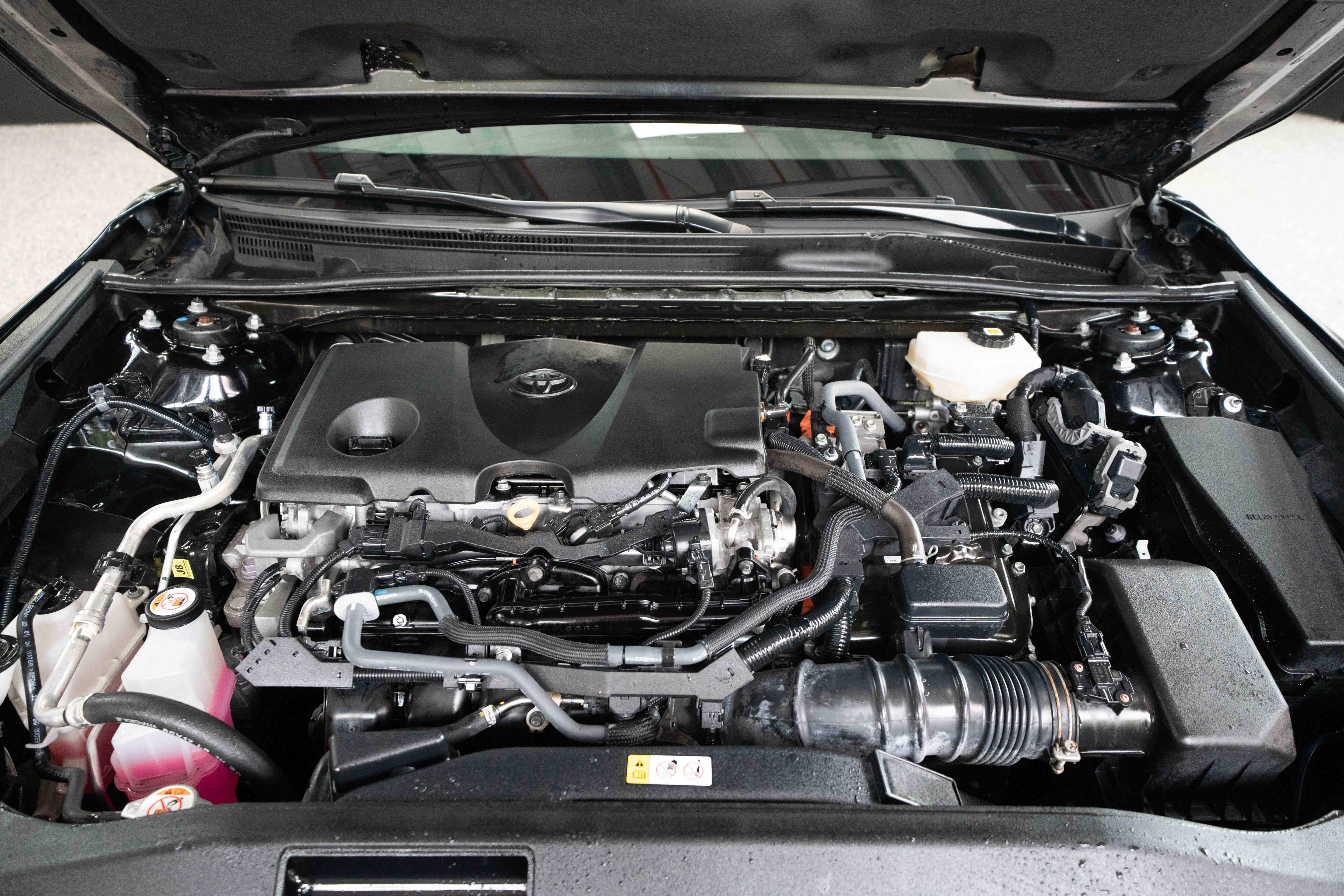 Used 2025 Toyota Camry SE FWD image 29