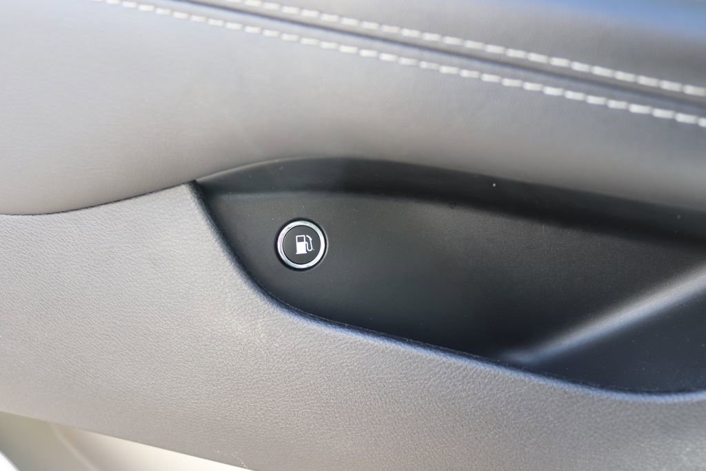 Used 2023 Chrysler Pacifica Limited image 10