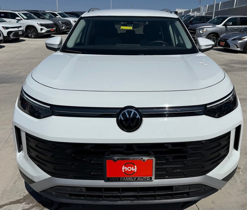 Certified 2025 Volkswagen Tiguan S FWD image 3