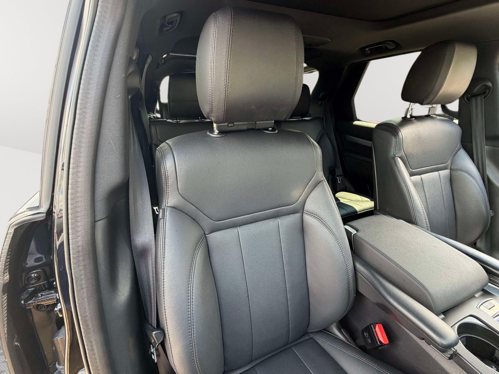 Used 2020 Land Rover Discovery Landmark AWD/4WD image 29