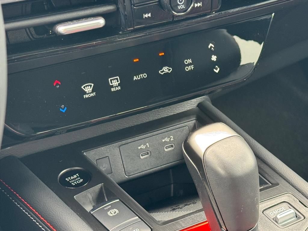 Certified 2025 Nissan Kicks SR FWD image 20