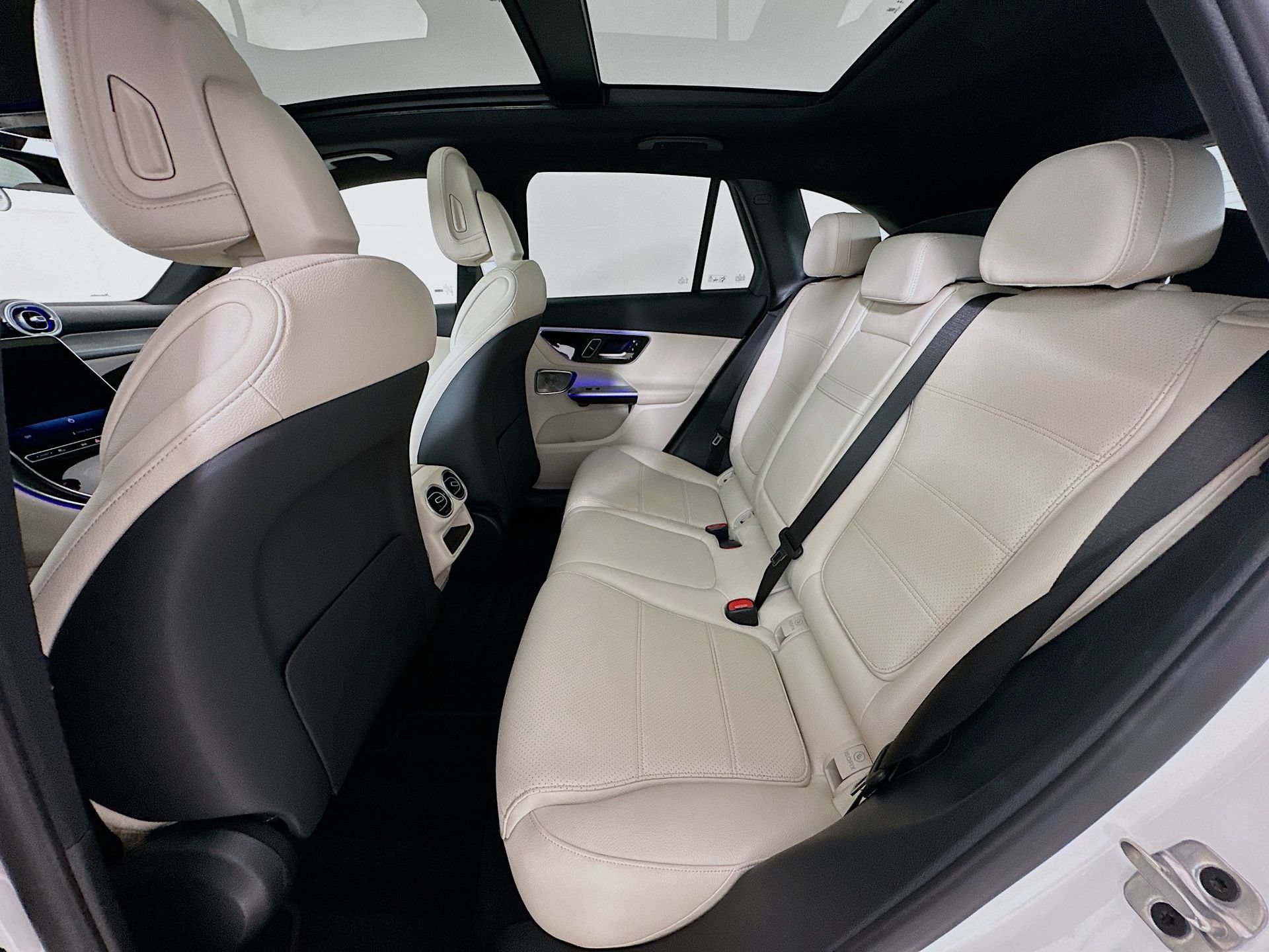 Certified 2026 Mercedes-Benz GLC 300 image 27