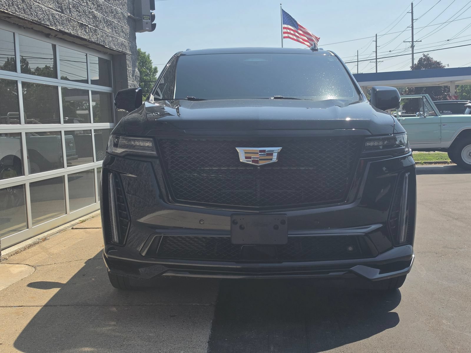 Used 2023 Cadillac Escalade V AWD/4WD image 2
