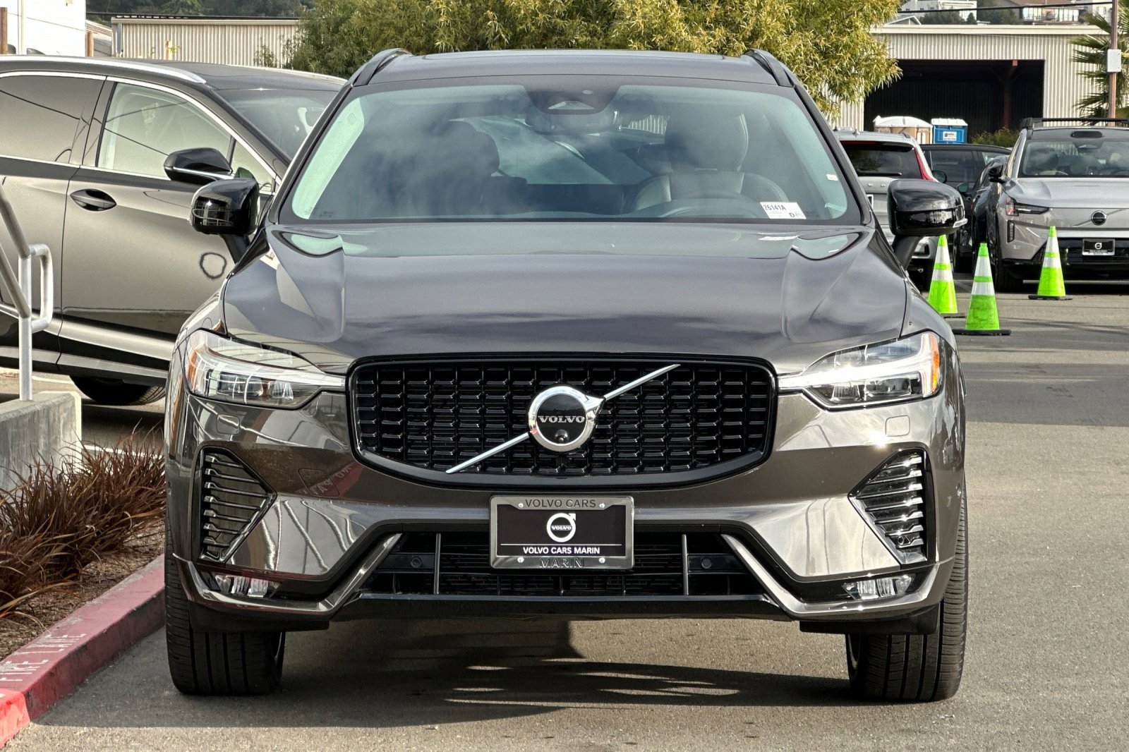 Certified 2024 Volvo XC60 B5 Ultimate w/ Protection Package Premier image 11