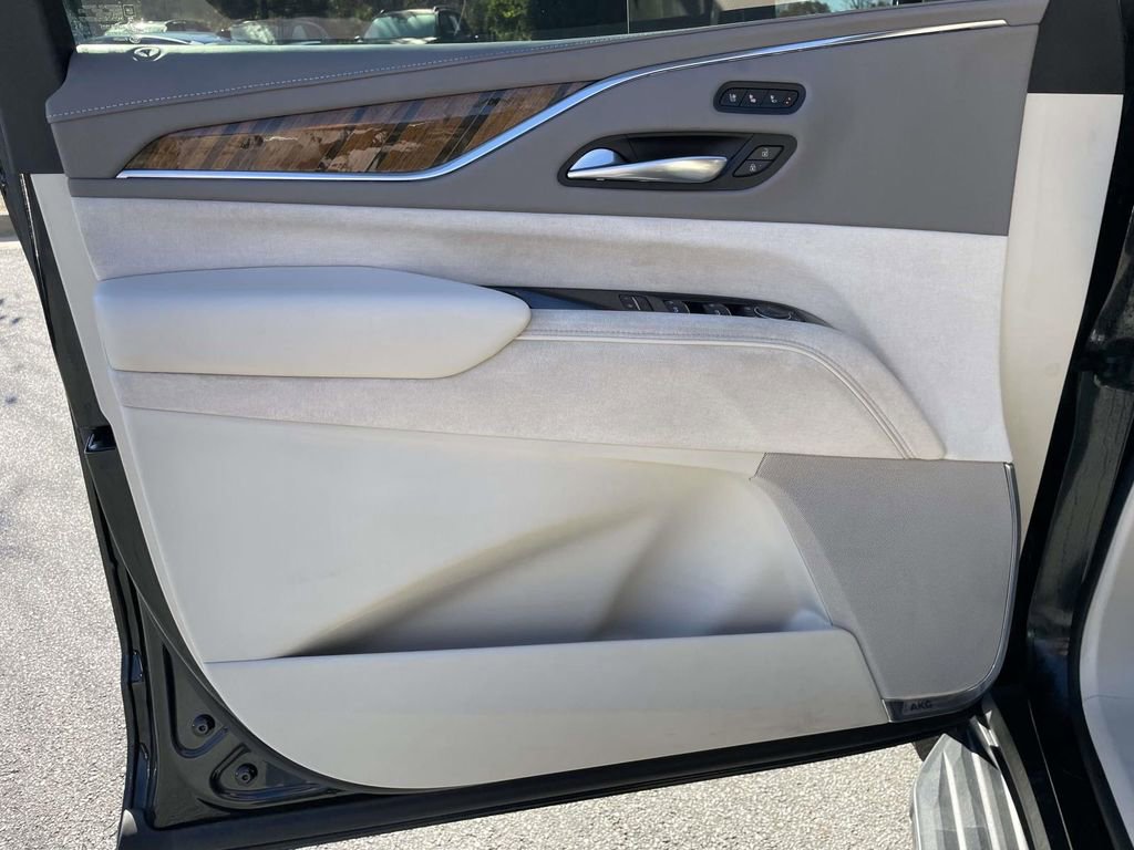 Used 2022 Cadillac Escalade Sport Platinum image 17