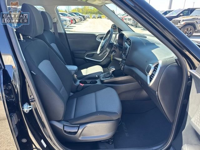 Used 2025 Kia Soul LX w/ LX Technology Package FWD image 13