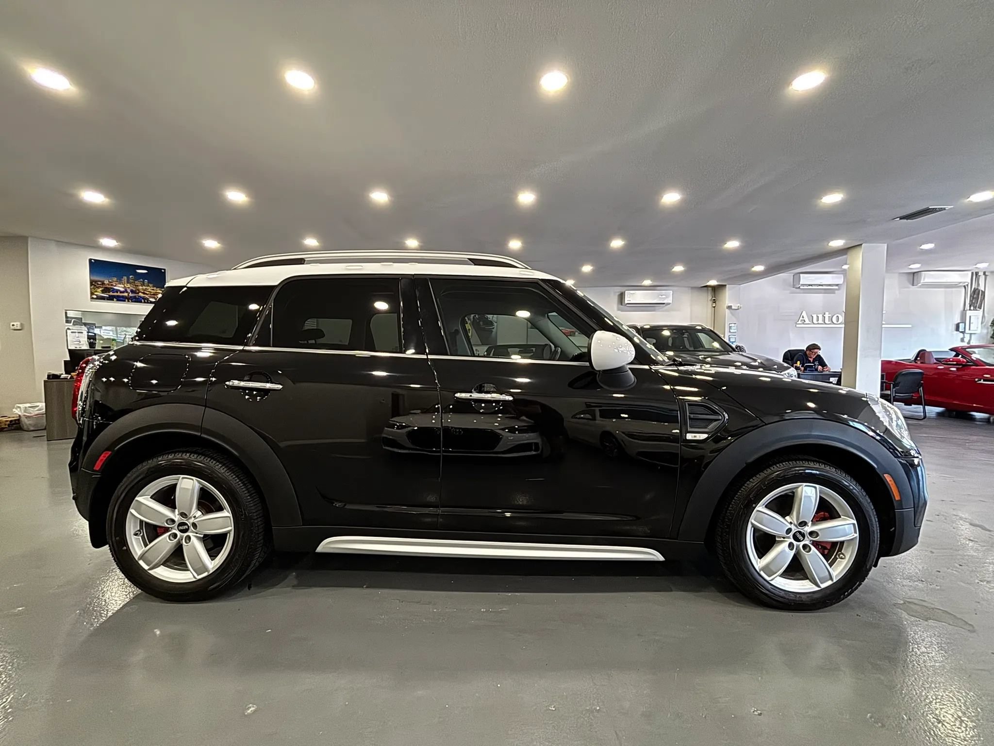 Used 2018 MINI Cooper Countryman FWD image 8