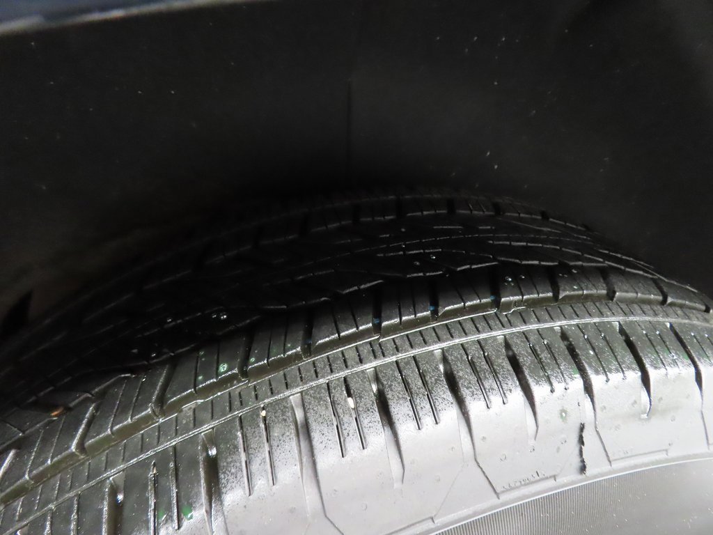 Used 2023 GMC Yukon SLE image 31