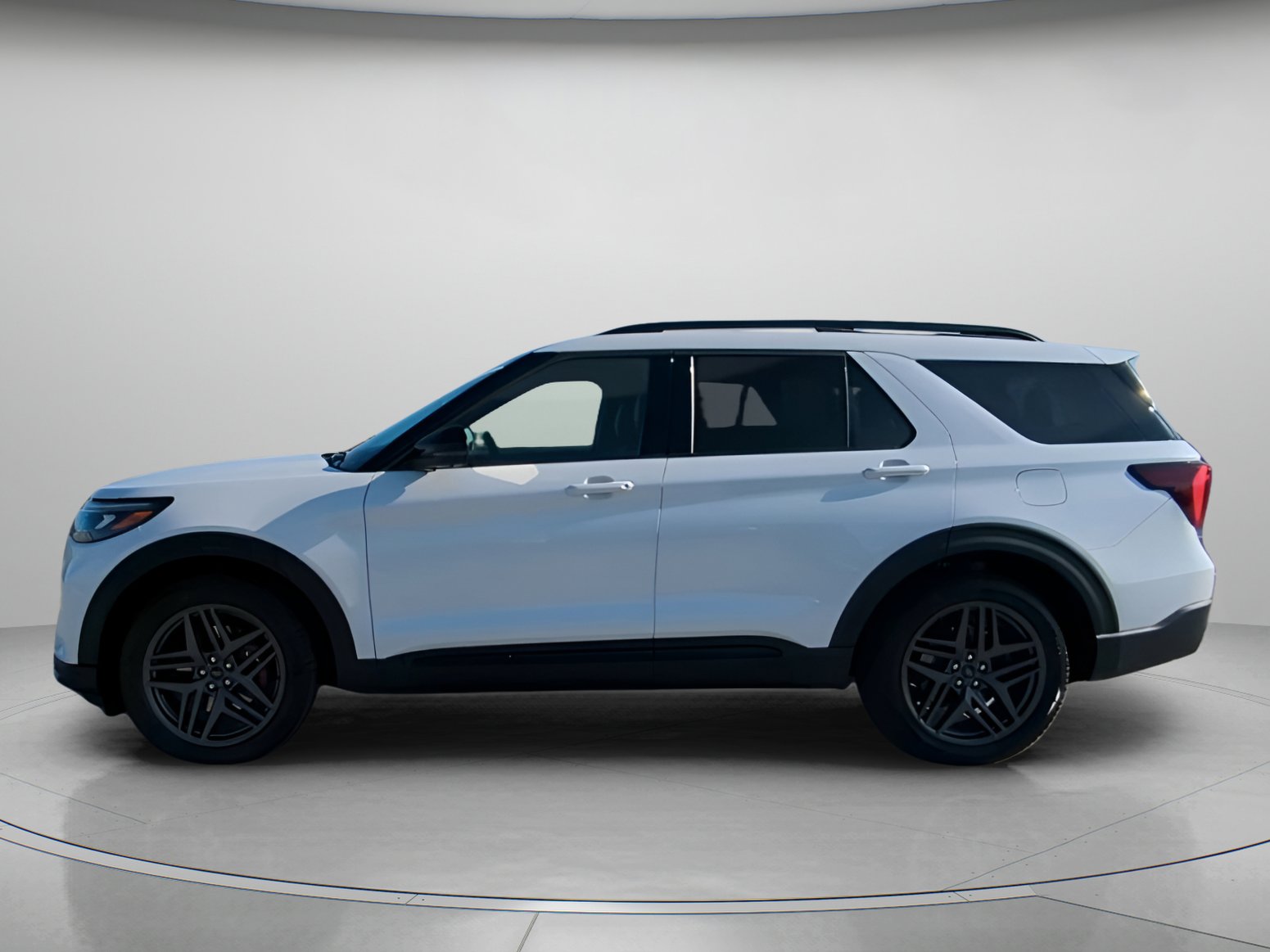 New 2026 Ford Explorer ST RWD image 16