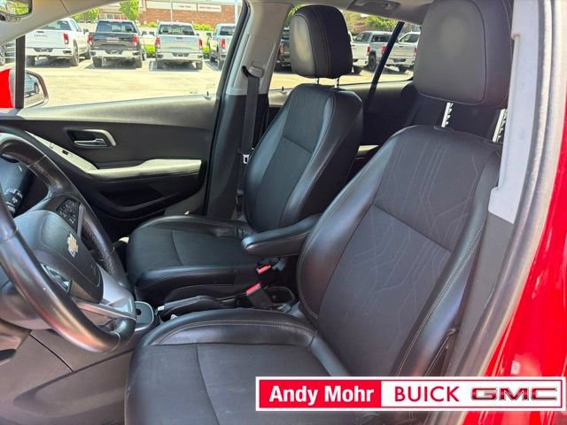Used 2018 Chevrolet Trax LT w/ Sun & Sound Package FWD image 15