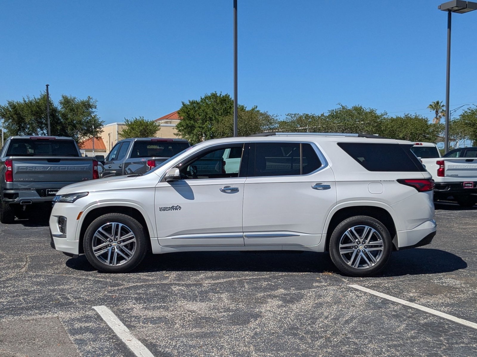 Used 2024 Chevrolet Traverse High Country FWD video 2