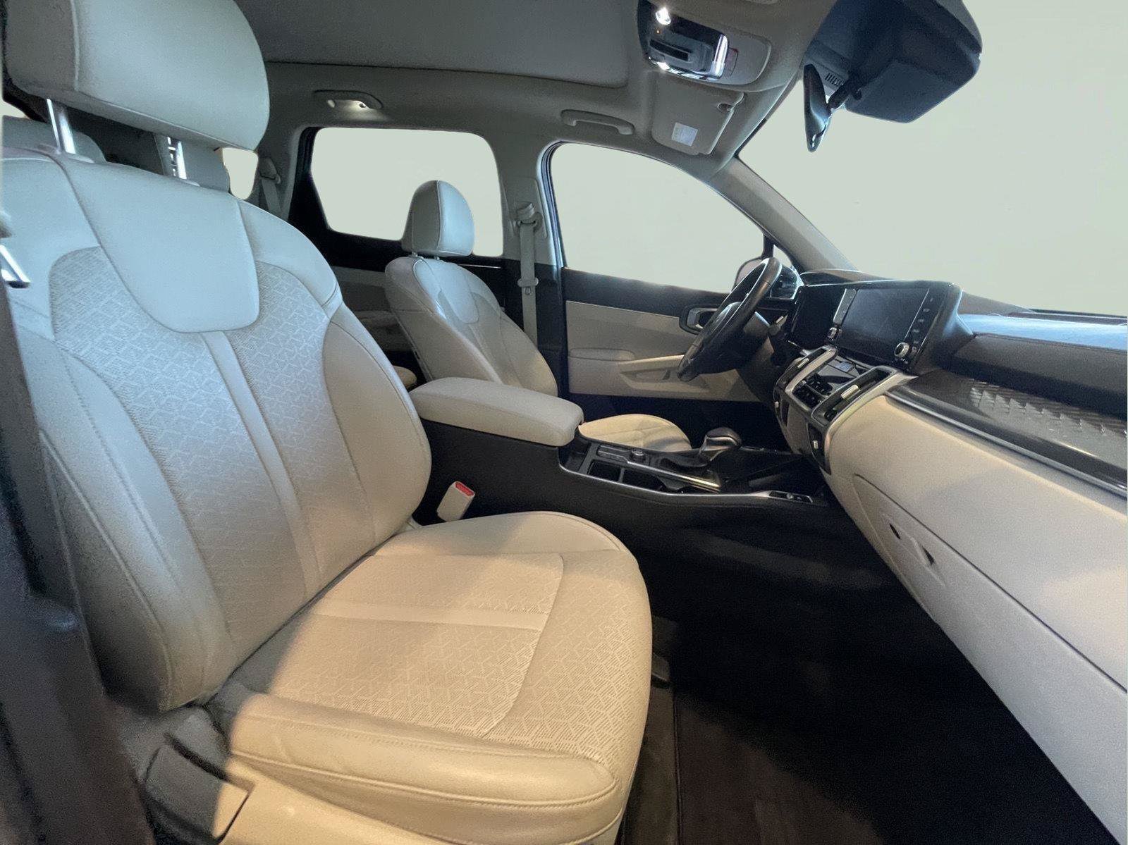 Used 2023 Kia Sorento S w/ Panoramic Sunroof Package FWD image 22