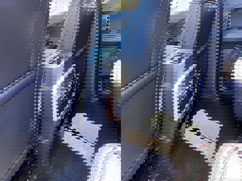 Used 2023 Ford Expedition Limited AWD/4WD image 24