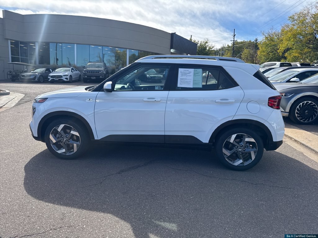 Certified 2025 Hyundai Venue SEL FWD image 30