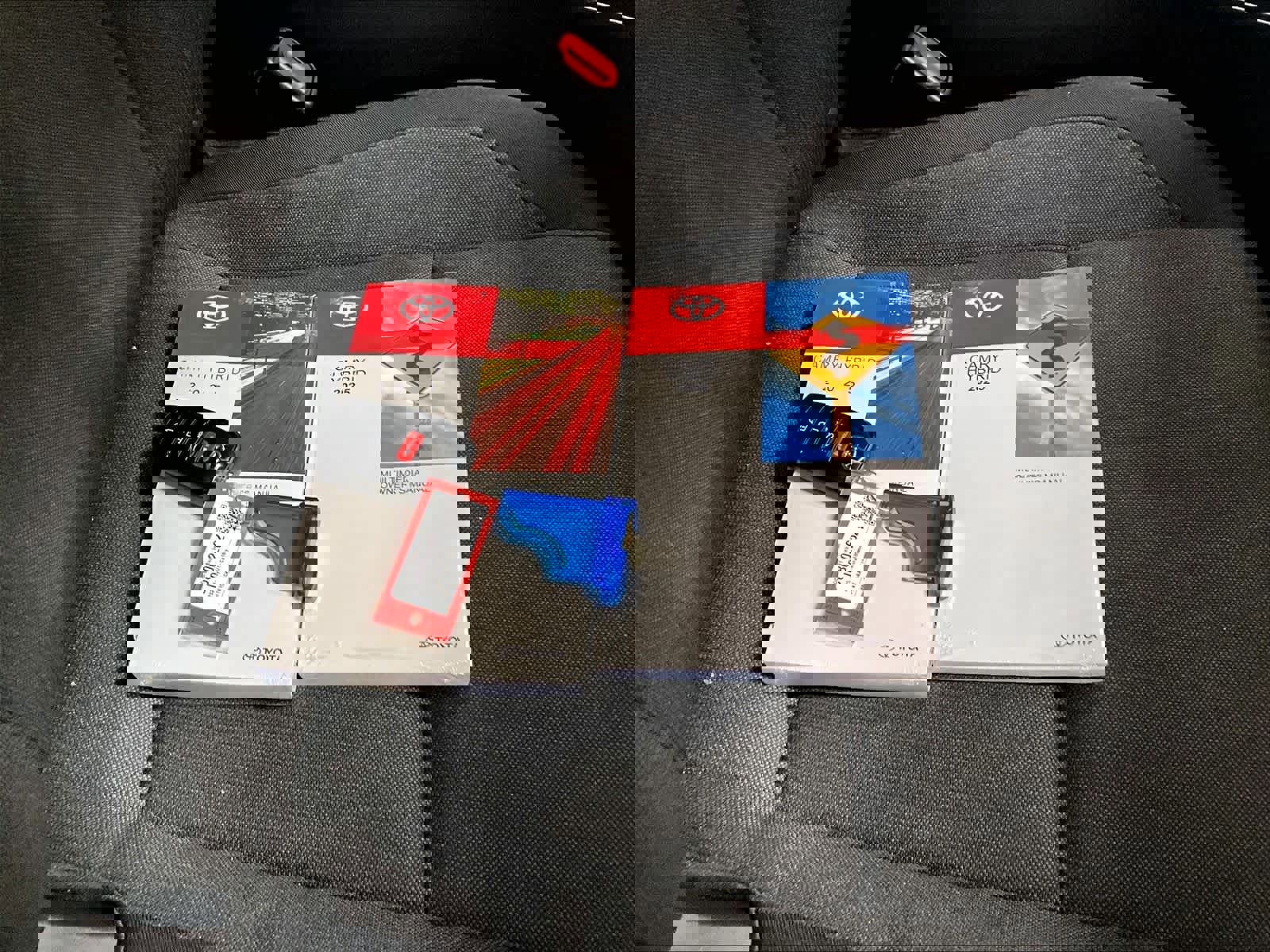 Used 2025 Toyota Camry LE image 30