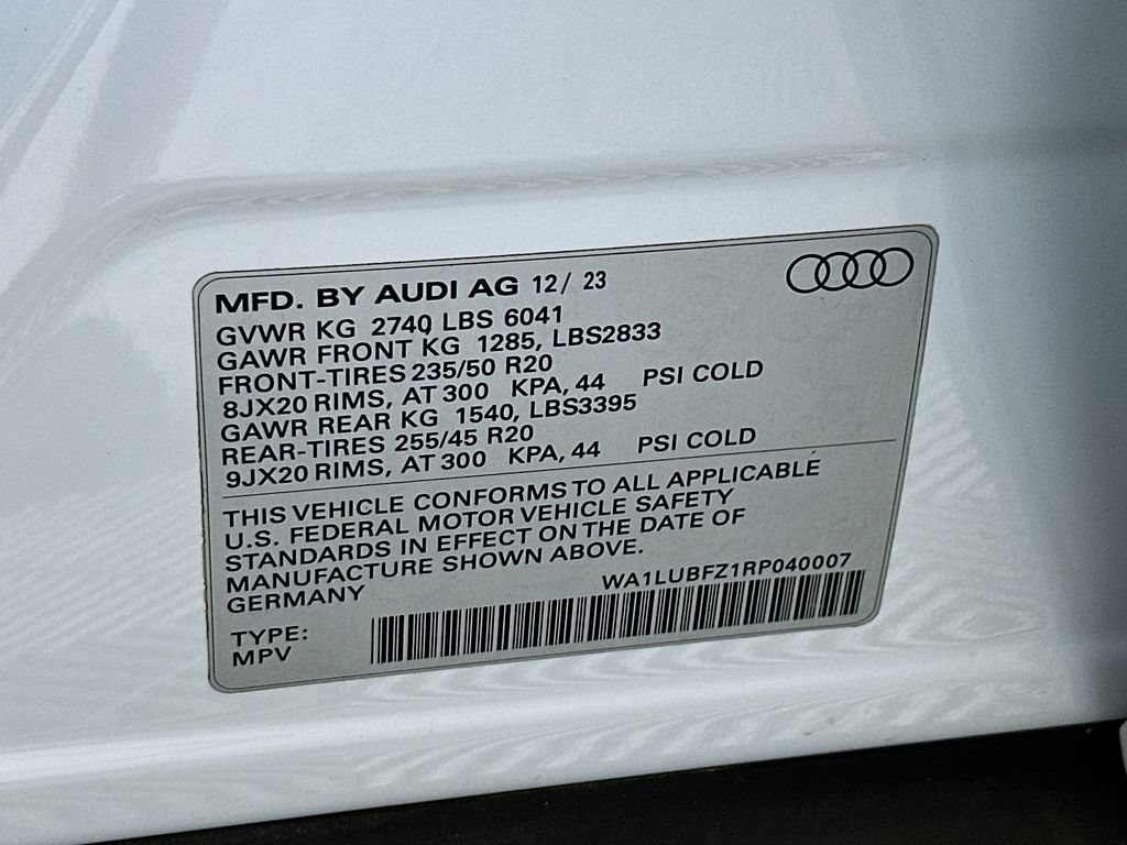 Used 2024 Audi Q4 e-tron Premium Plus w/ Premium Plus AWD/4WD image 27
