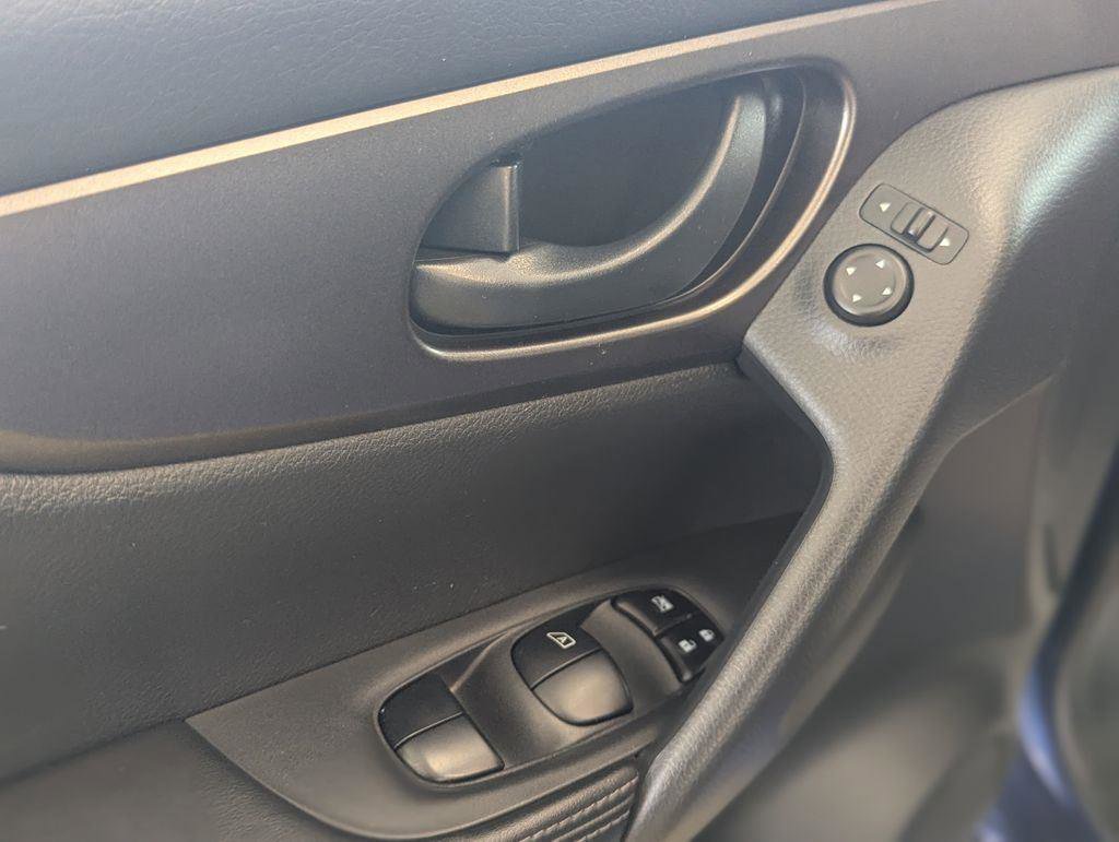 Used 2020 Nissan Rogue Sport S FWD image 10