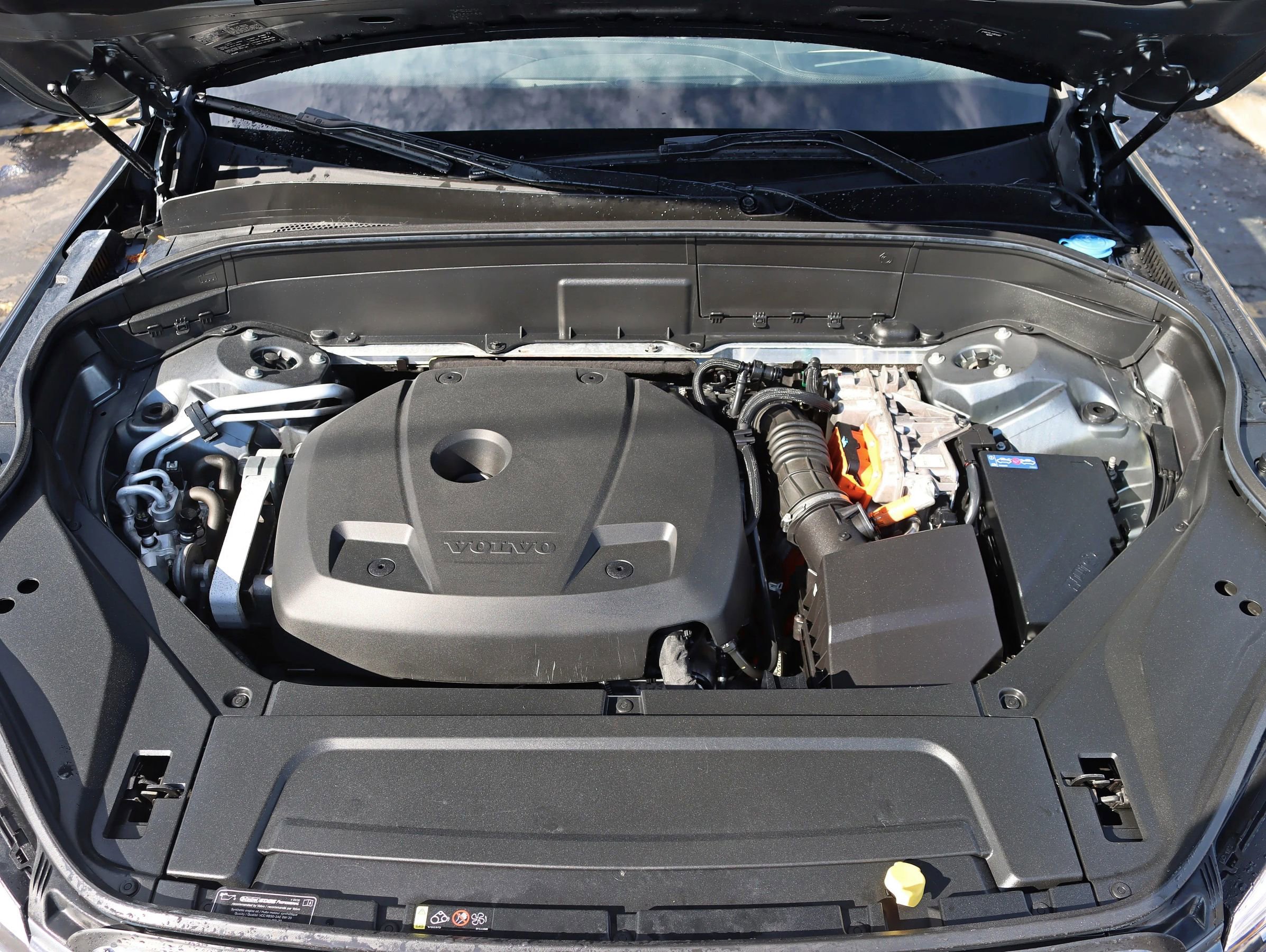 Used 2016 Volvo XC90 T8 Inscription w/ Protection Package Plus image 40