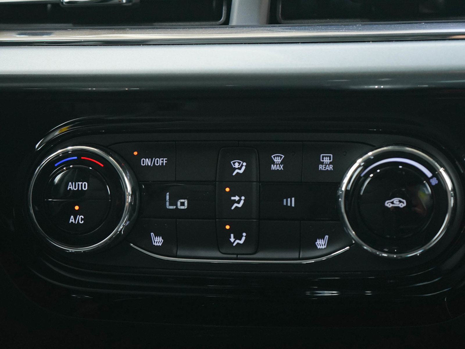 Used 2025 Chevrolet Trax LT w/ Driver Confidence Package FWD image 16