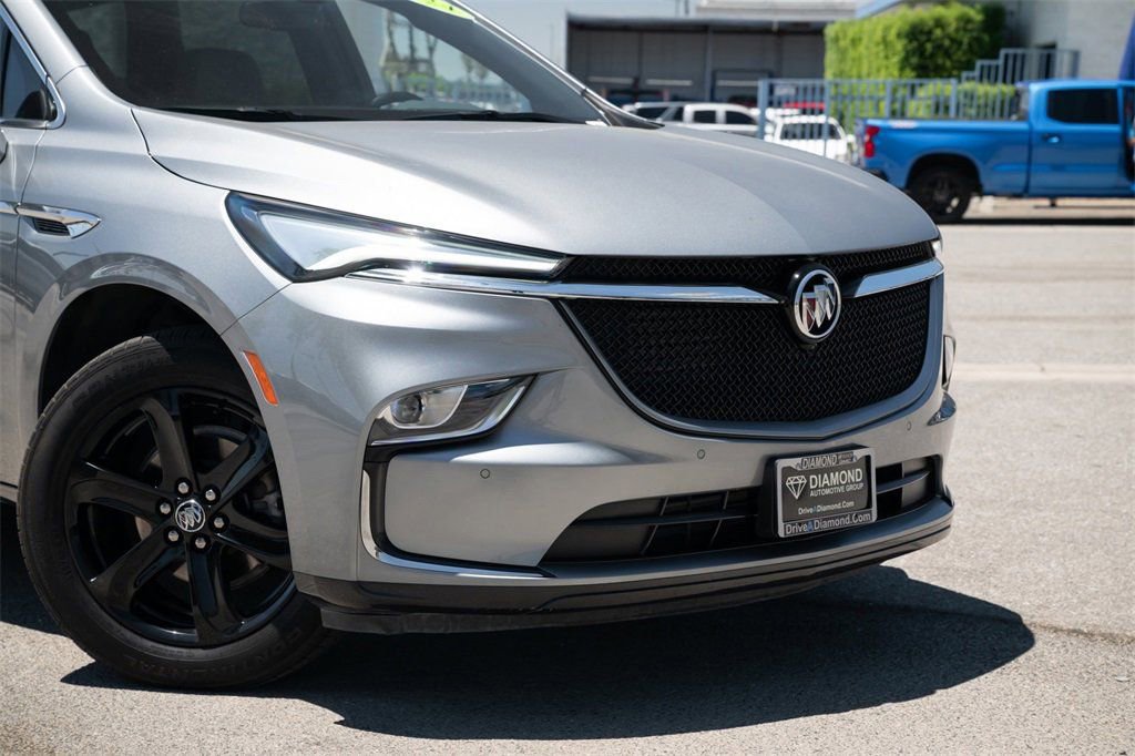 Used 2024 Buick Enclave Essence w/ Sport Touring Edition FWD image 9