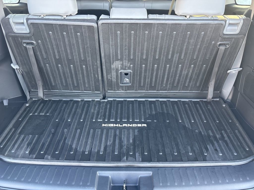 Used 2023 Toyota Highlander XLE image 34