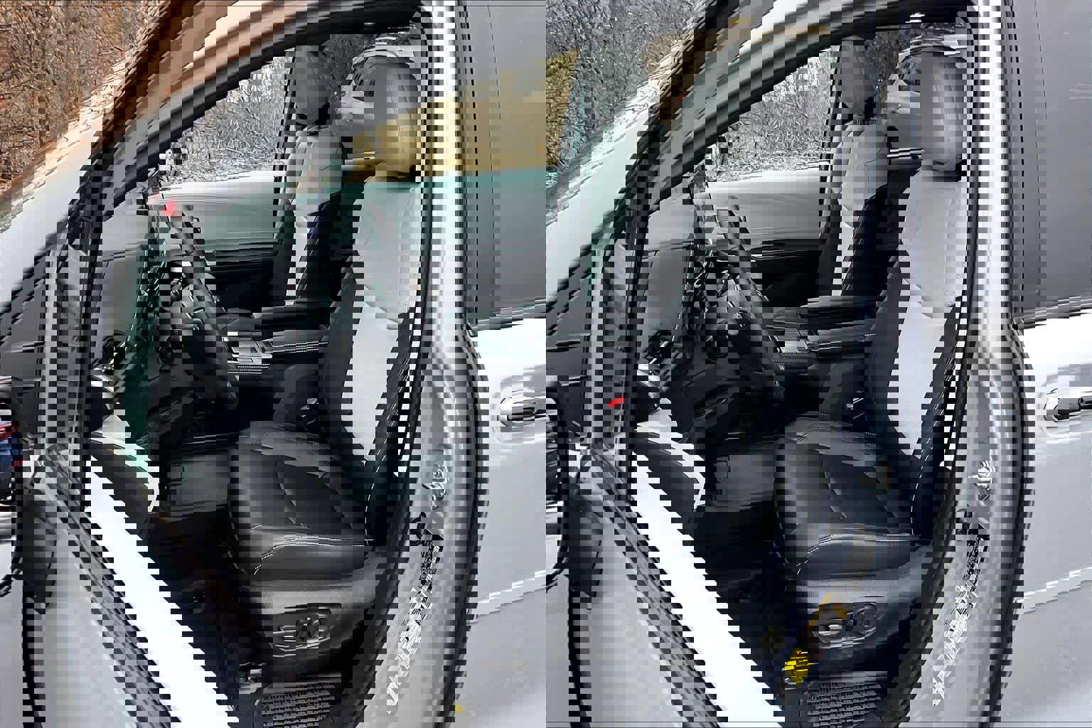 Used 2025 Toyota Sienna XSE w/ XSE Plus Package image 9