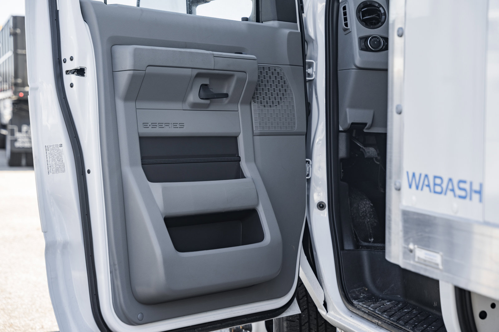 New 2026 Ford E-450 and Econoline 450 Super Duty w/ Power Equipment Group RWD image 35