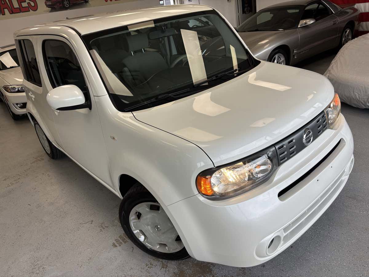 Used 2013 Nissan Cube 1.8 S w/ Interior Designer Pkg FWD image 8
