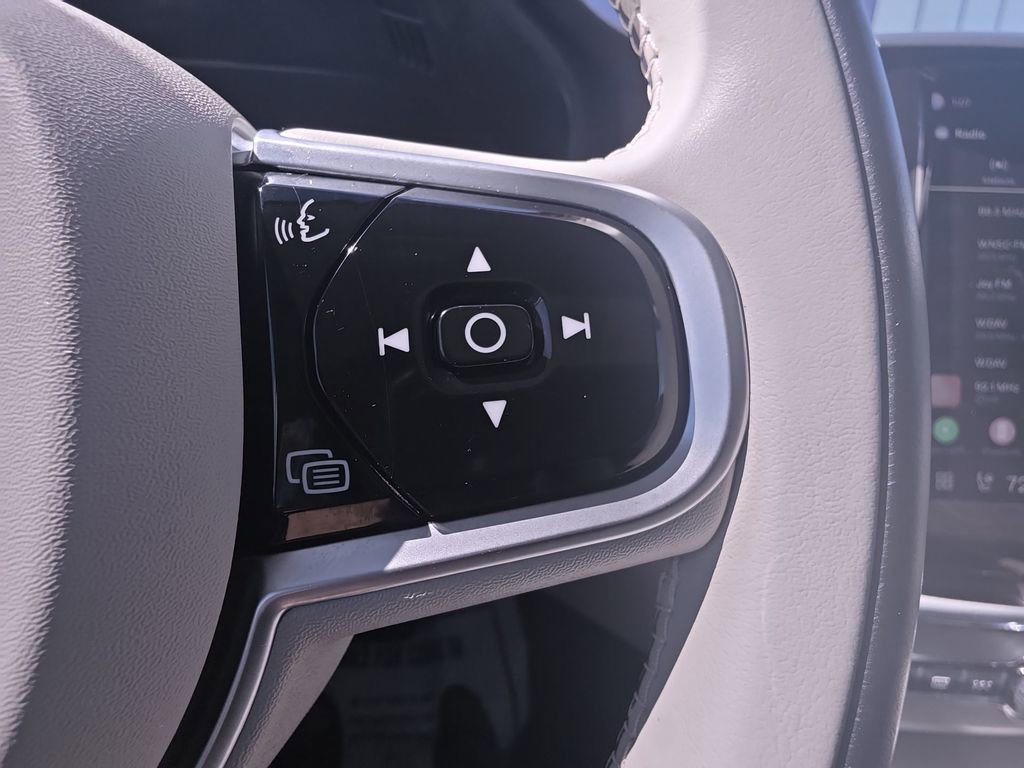 Used 2023 Volvo XC60 B5 Core w/ Climate Package image 18