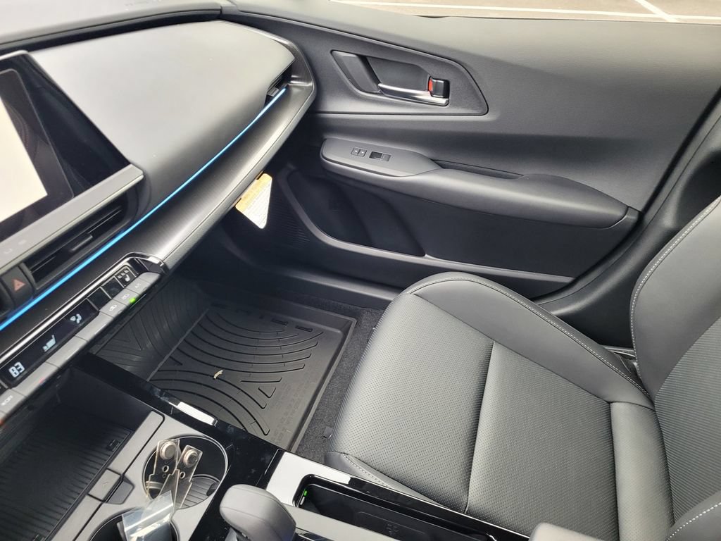 New 2026 Toyota Prius Plug-In Hybrid FWD image 10