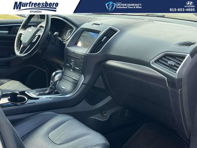 Used 2016 Ford Edge Titanium FWD image 26