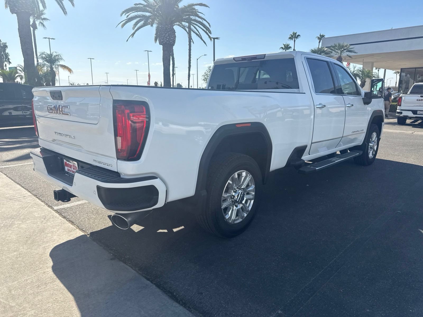 Certified 2020 GMC Sierra 2500 Denali w/ Denali Ultimate Package AWD/4WD image 28