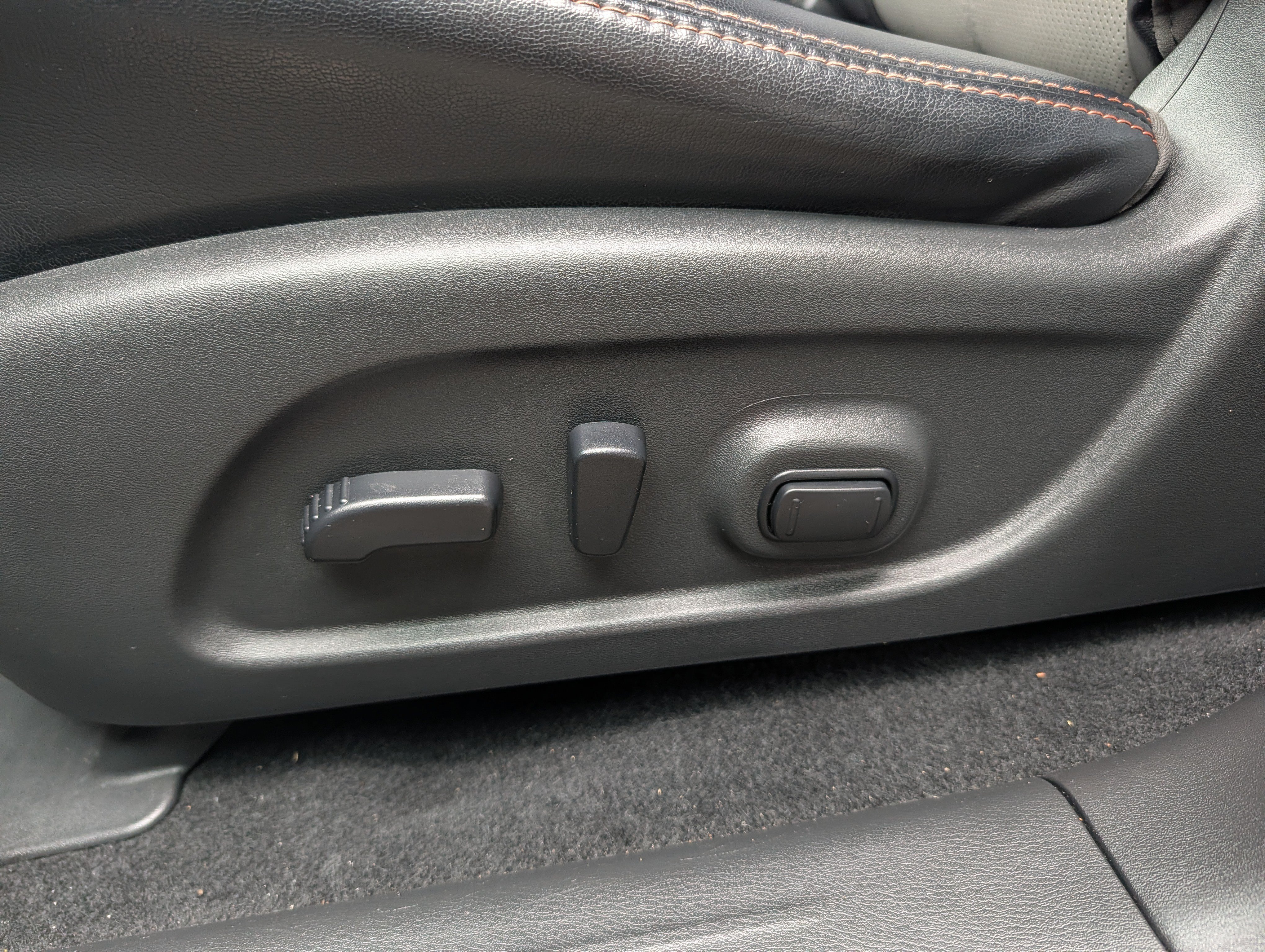 Used 2019 Nissan Pathfinder SL AWD/4WD image 20