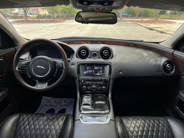 Used 2017 Jaguar XJ L Portfolio AWD/4WD image 28