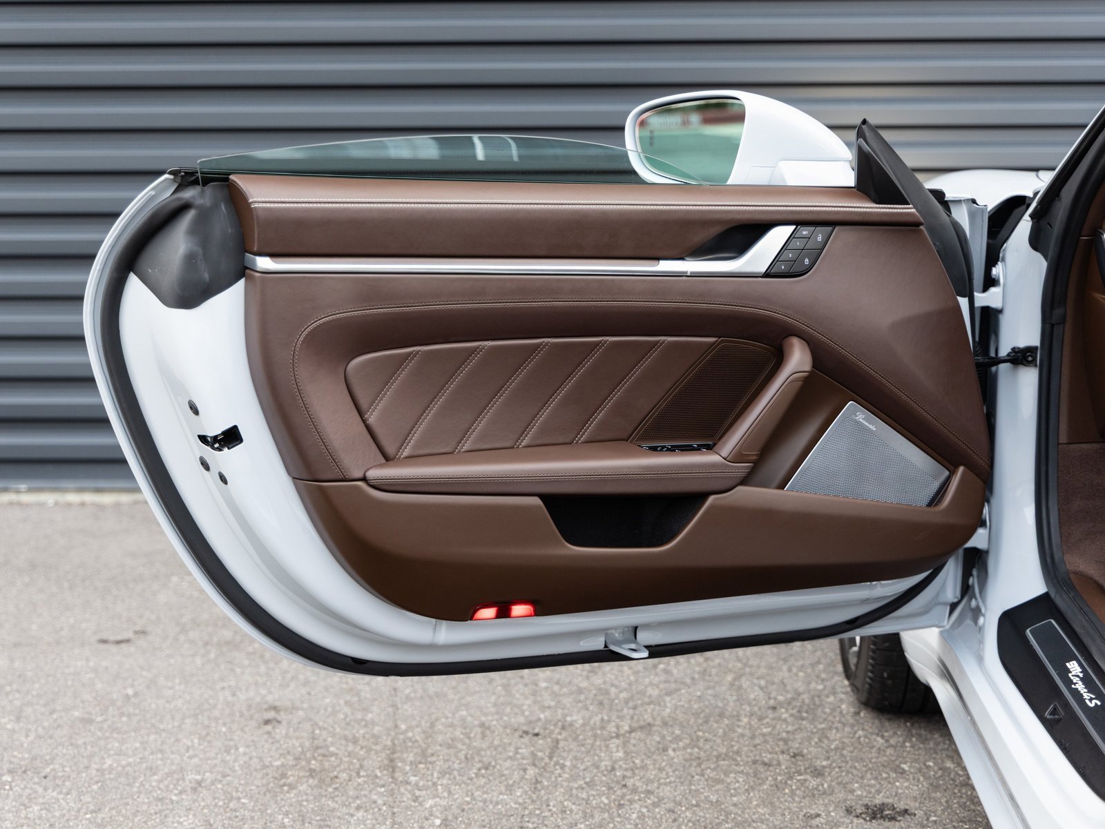 Used 2024 Porsche 911 Targa 4S w/ Premium Package image 22