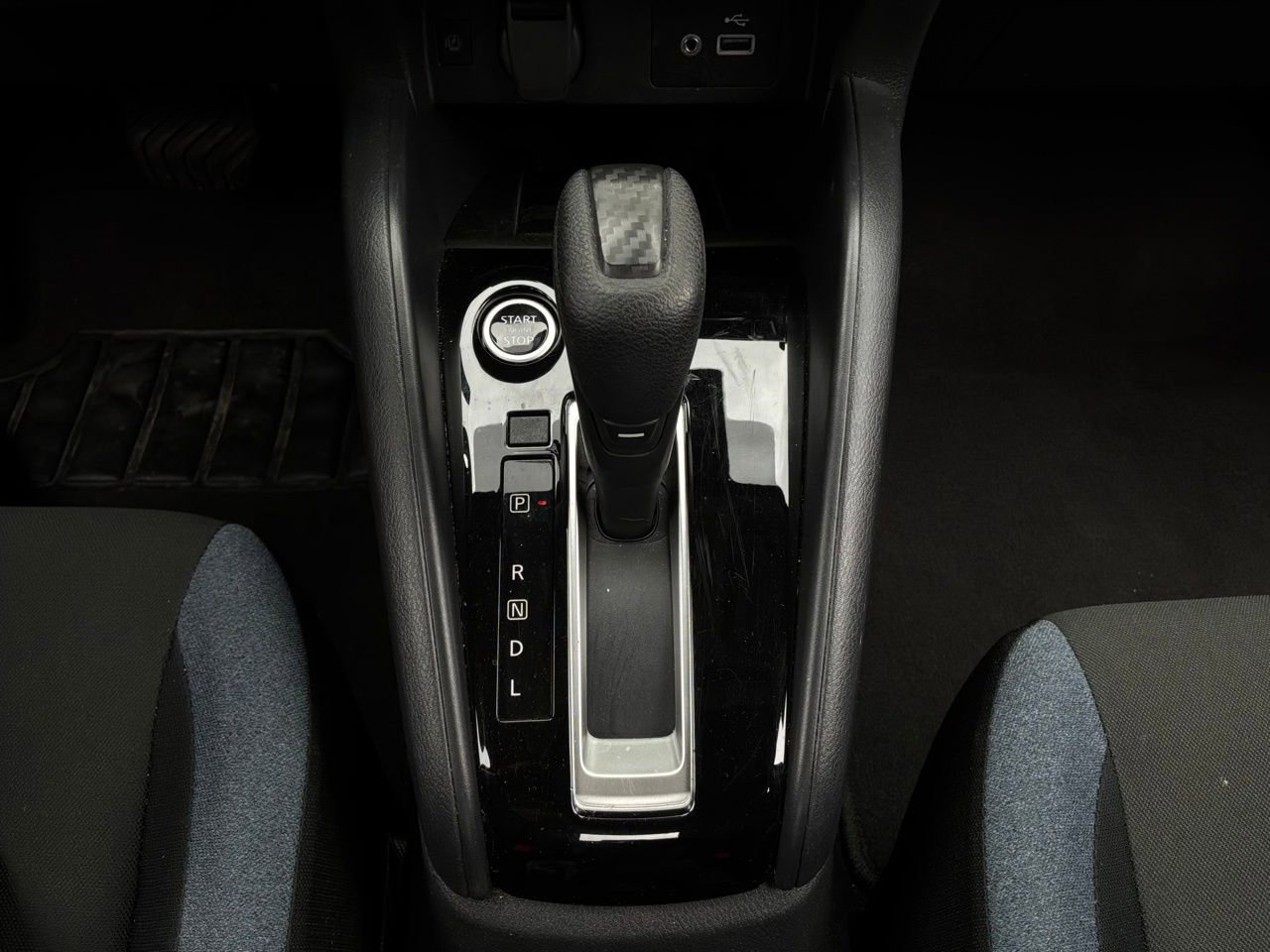 Used 2025 Nissan Versa SV FWD image 21