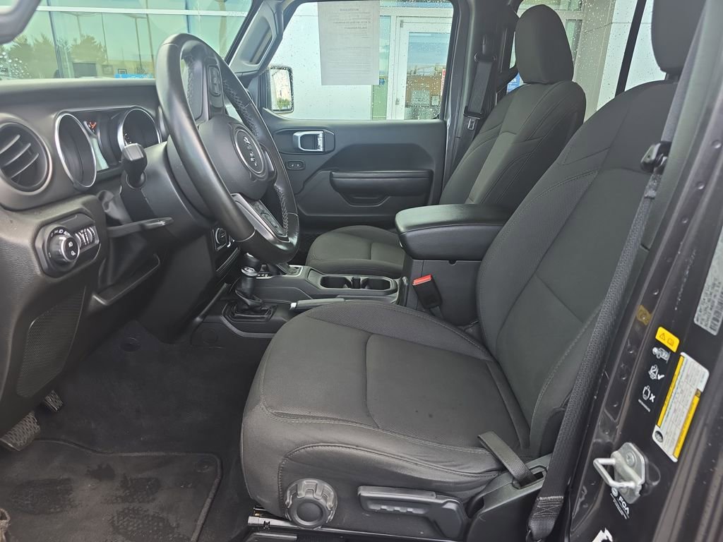 Used 2022 Jeep Gladiator Sport image 8