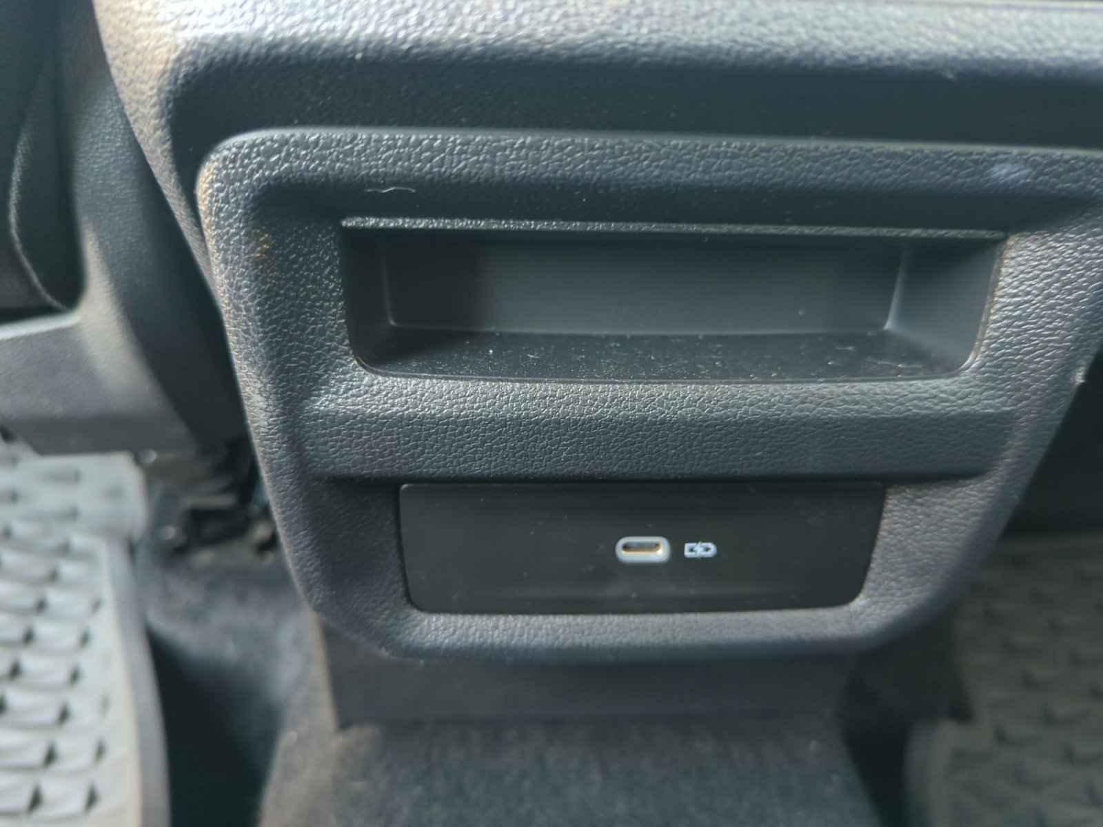 Certified 2022 Volkswagen Taos SE image 32