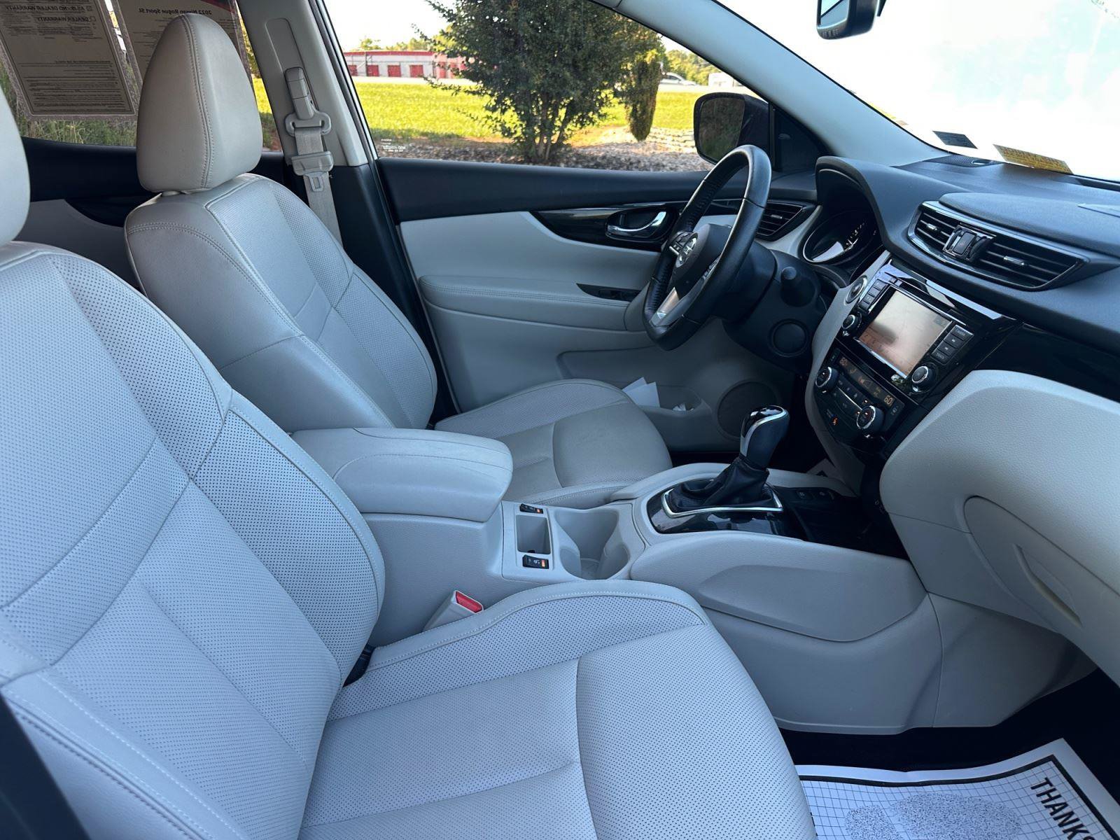 Used 2022 Nissan Rogue Sport SL w/ Premium Package AWD/4WD image 27