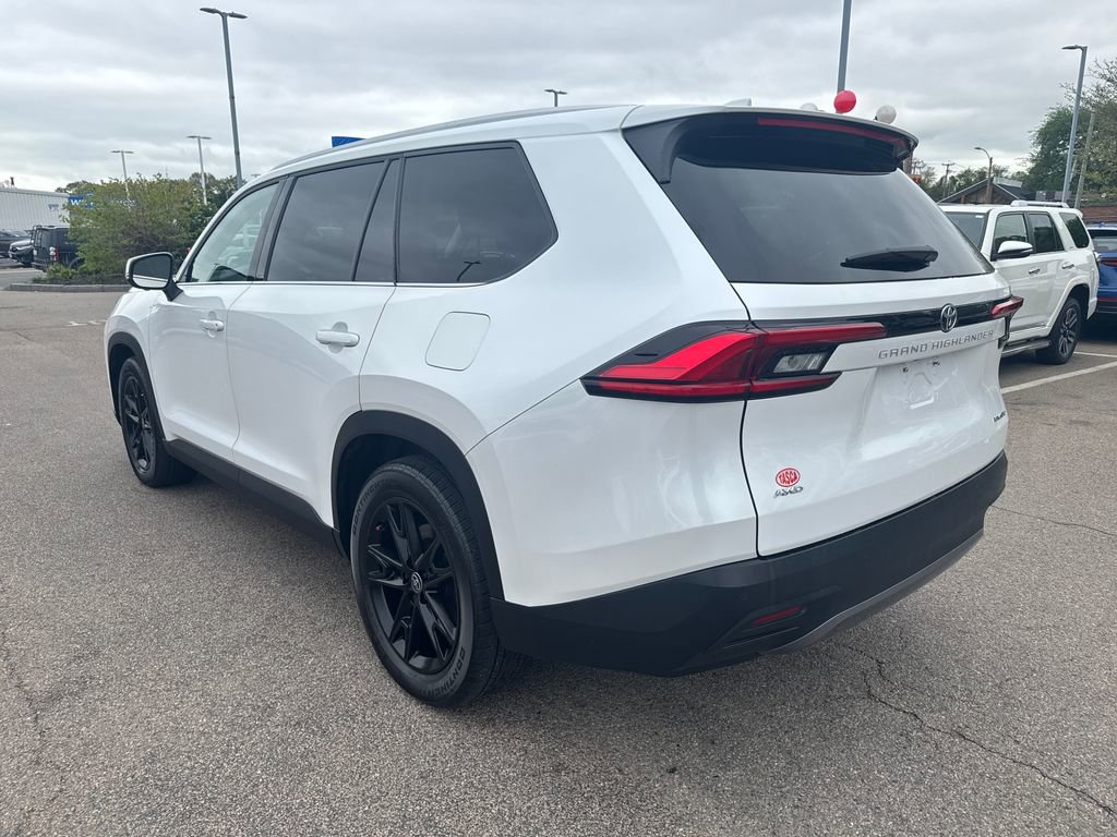 Used 2024 Toyota Grand Highlander AWD image 5