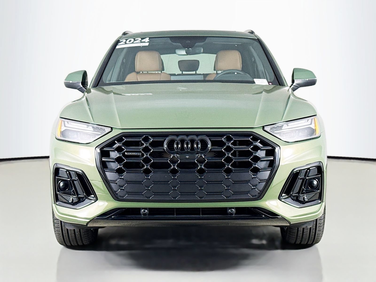 Certified 2024 Audi Q5 e Premium Plus w/ Premium Plus Package AWD/4WD image 2