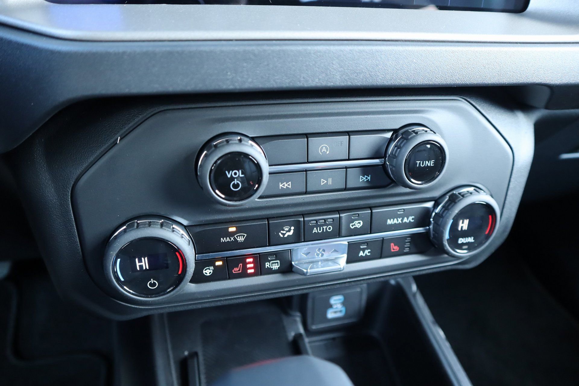 New 2025 Ford Bronco Outer Banks image 7